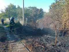 14.09.2025  тушение пожара спасателями-пожарными  Службы спасения  г. Краснодара в СТ «Краснодар-Сельмаш»